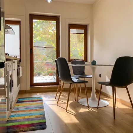 Apartment 2-bedroom Flat - Sunny Balcony Plovdiv