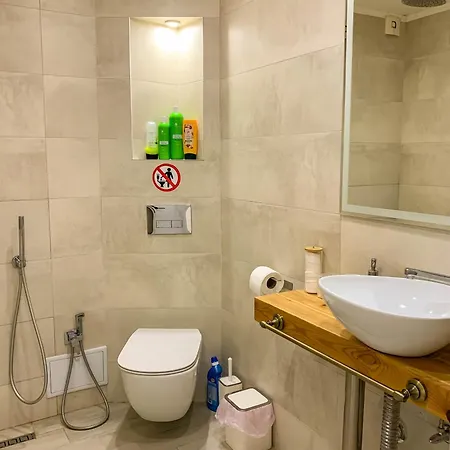 2-bedroom Flat - Sunny Balcony *