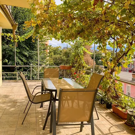Sunny Balcony 2br Center Daire