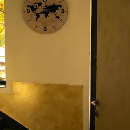 Apartment 2-bedroom Flat - Sunny Balcony *