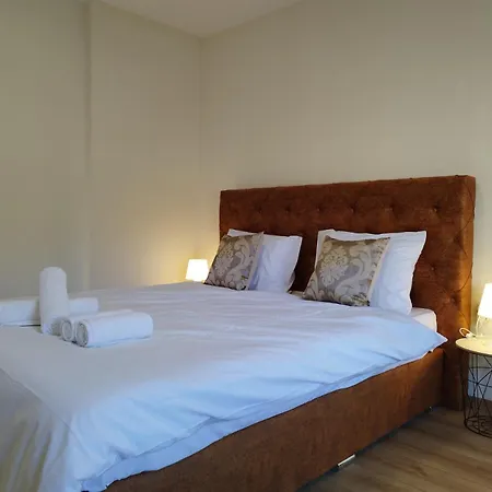 Sunny Balcony 2br Center Filibe