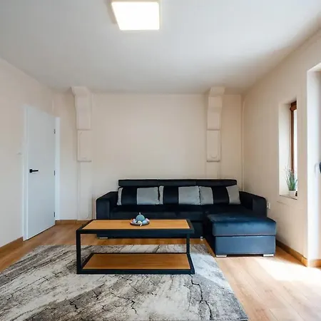 2-bedroom Flat - Sunny Balcony Plovdiv