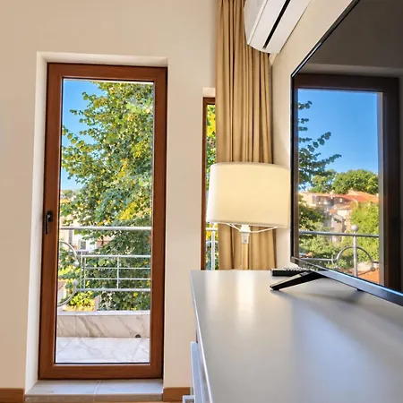 Daire Sunny Balcony 2br Center *