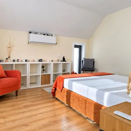 Sunny Balcony 2br Center Daire *