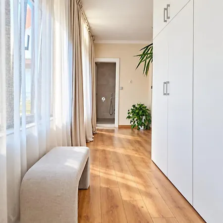 Daire Sunny Balcony 2br Center Filibe