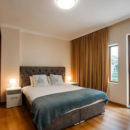 Sunny Balcony 2br Center * Filibe