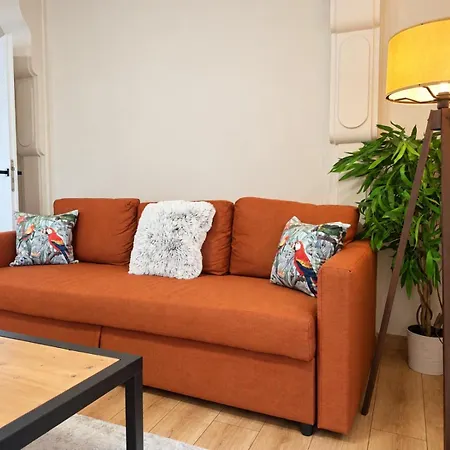 Daire Sunny Balcony 2br Center