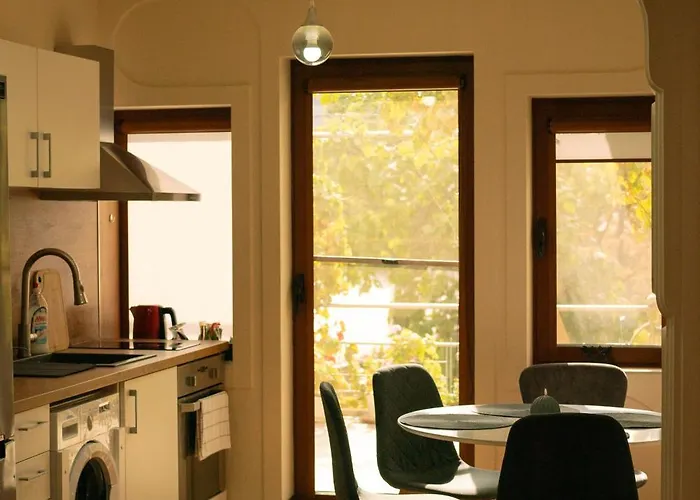 Sunny Balcony 2Br Apartment Top Center * 普罗夫迪夫