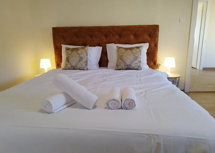 Sunny Balcony 2br Center * פלובדיב