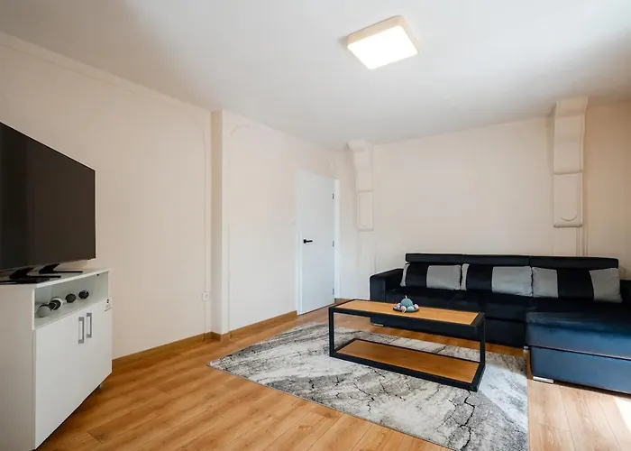 Sunny Balcony 2br Center * פלובדיב